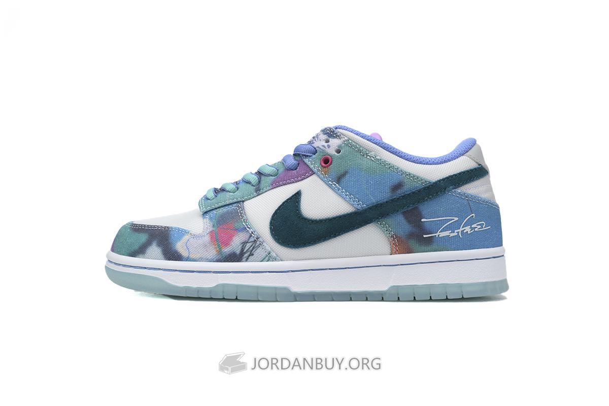 Futura Laboratories x Nike Dunk Low SB "Bleached Aqua" HF6061-400