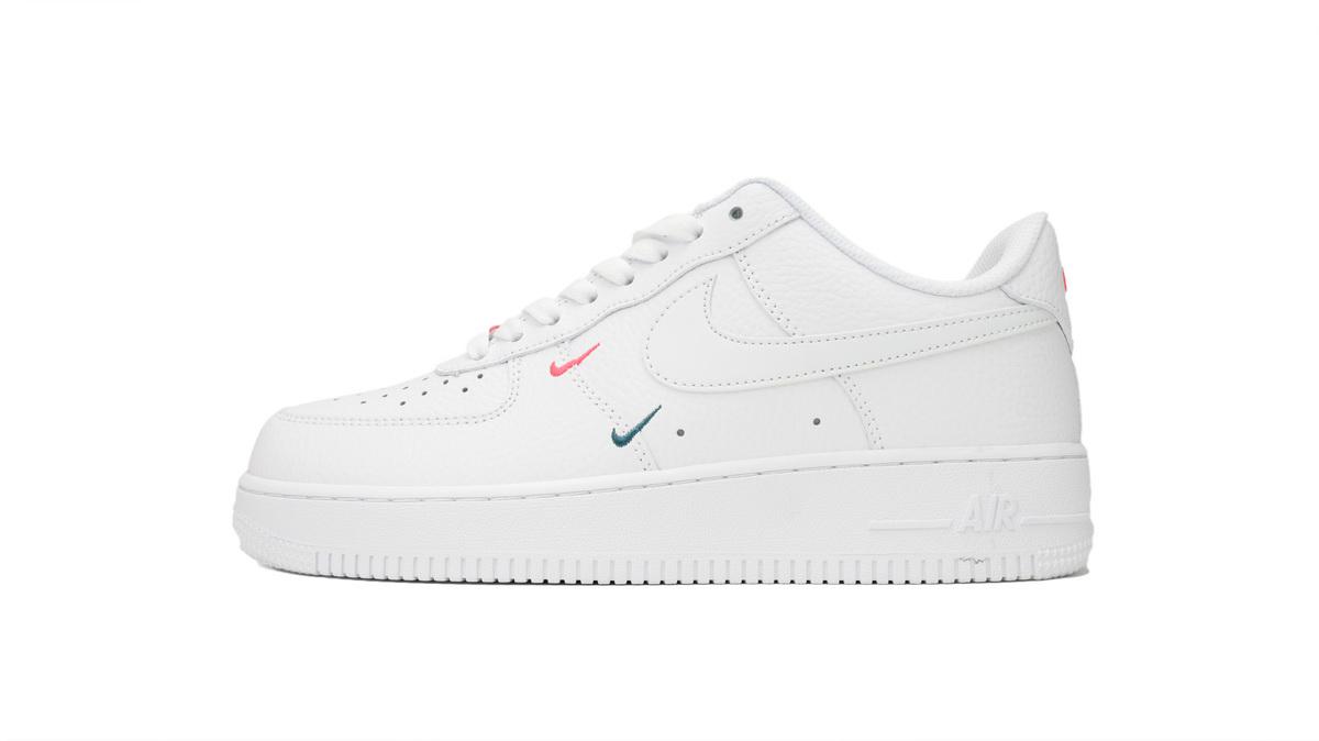 Nike Air Force 1 Low 07 Essential "Summit White Solar Red" CT1989-101